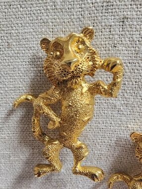 Vintage Signed Lisa Gold-tone  Whimsical Tiger Brooch -